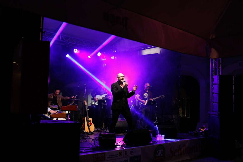 The All Night Longers; Hochzeit