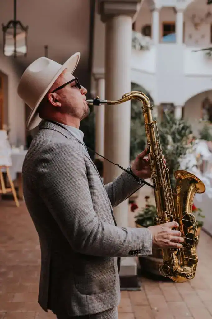HU& DJ Service & Sax